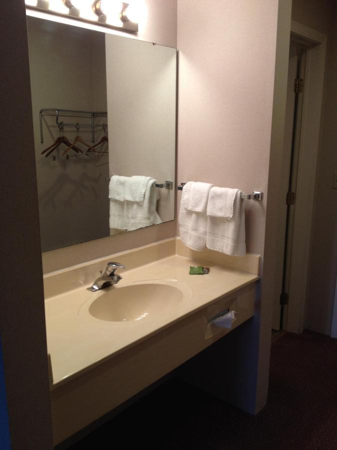 Cedar Hill Lodge Saint Ignace Luaran gambar